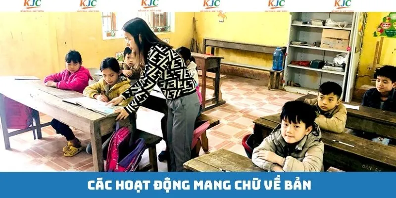 Mang chữ về bản đem sách đến với trẻ em vùng cao 